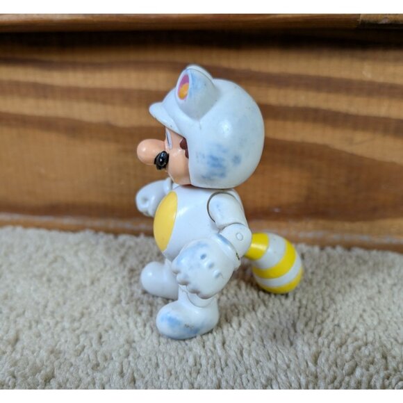 World of Nintendo White Tanooki Mario Action Figure Articulated Super Mario 3D - Picture 2 of 10